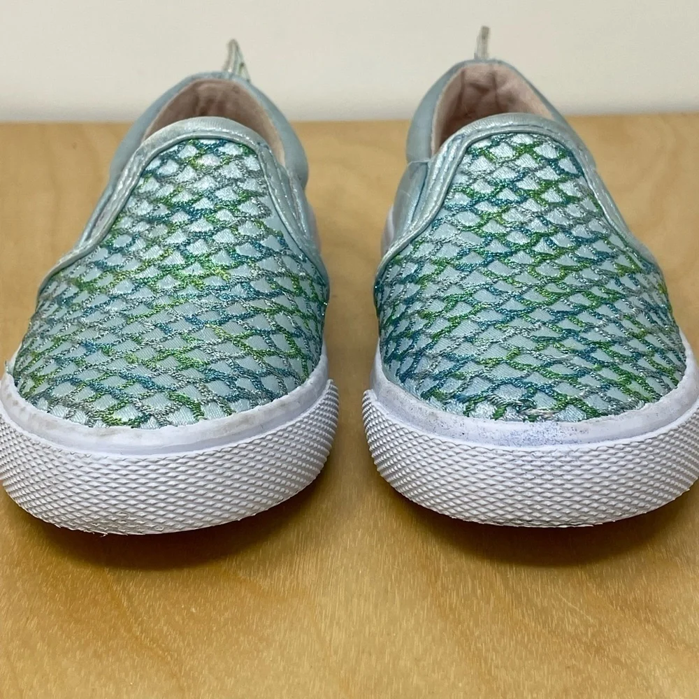 Cat & Jack Jozelle Twin Gore Shimmery Blue/Green Mermaid Slip On Sneakers Size 6